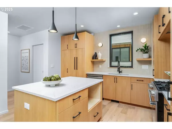 4611 N Campbell, Portland, OR 97217