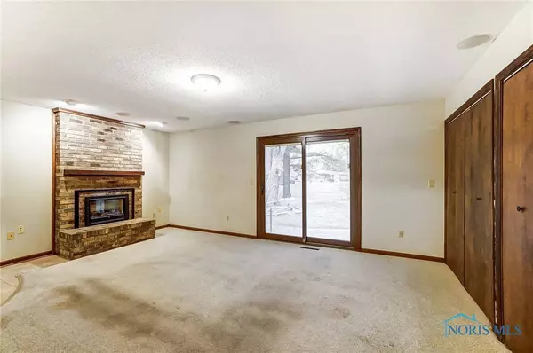 507 Mckinley DR, Bowling Green, OH 43402