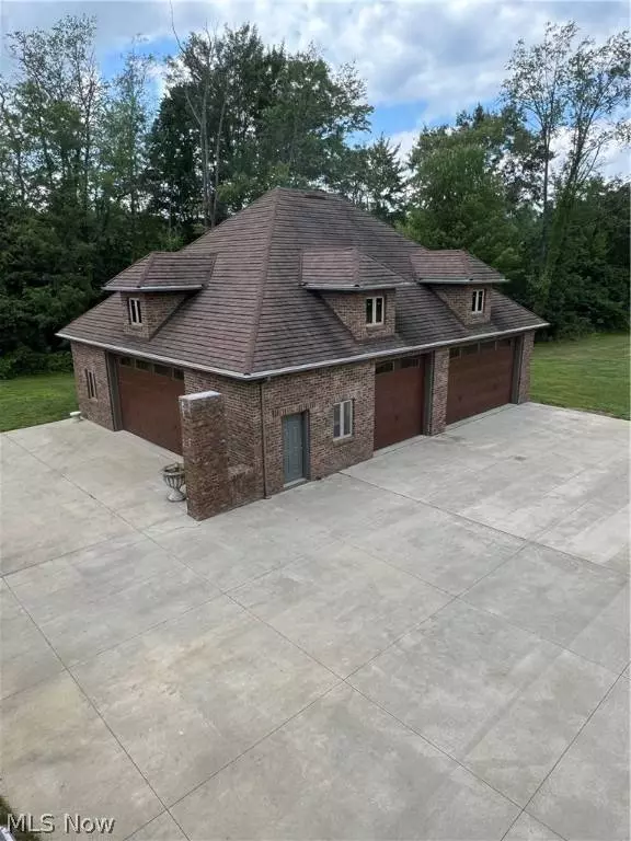 3420 Candywood DR, Poland, OH 44514