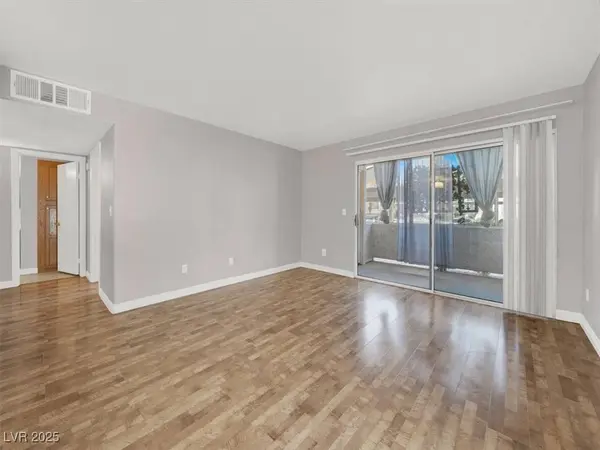 3425 E Russell Road #114, Las Vegas, NV 89120