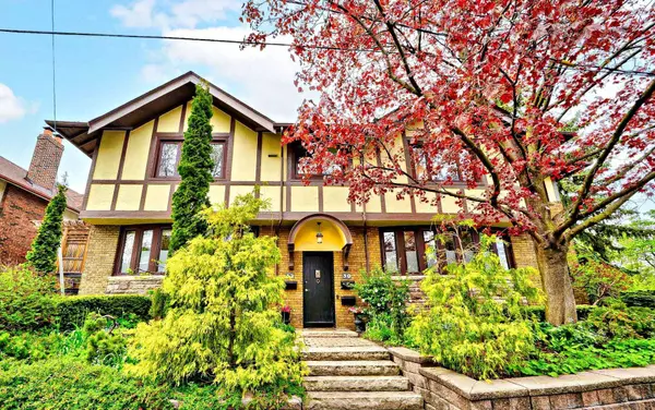 30/32 Wells ST, Toronto C02, ON M5R 1P2