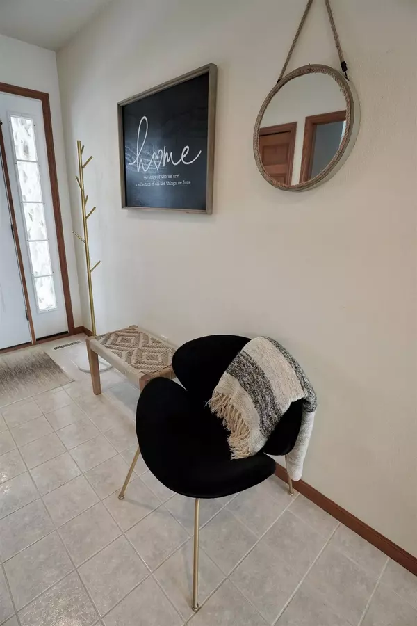 5686 Steeplechase Drive, Waunakee, WI 53597-8605