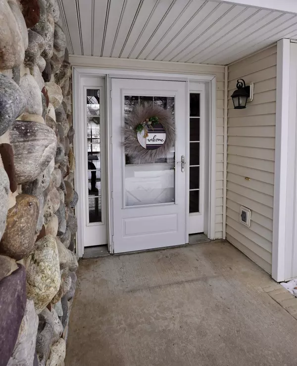 5686 Steeplechase Drive, Waunakee, WI 53597-8605