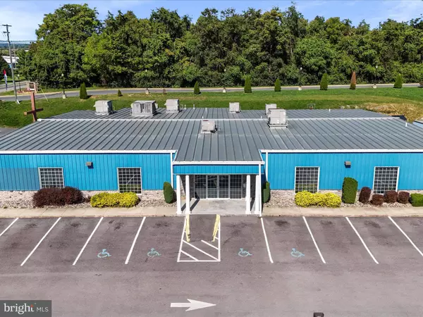 881 MID ATLANTIC PKWY, Martinsburg, WV 25404