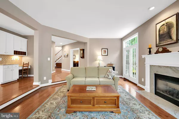 44053 RIVERPOINT DR, Leesburg, VA 20176