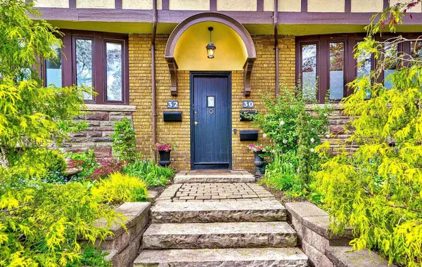 30/32 Wells ST, Toronto C02, ON M5R 1P2