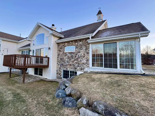 5686 Steeplechase Drive, Waunakee, WI 53597-8605