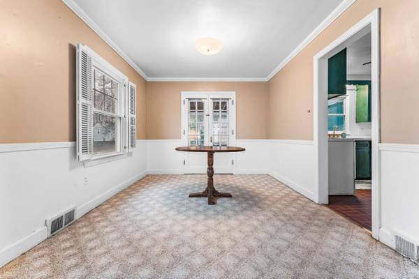 207 E Englewood Ave, New Castle, PA 16105-2167