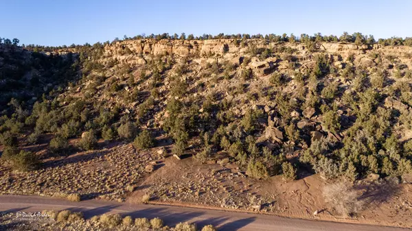 1084 Foothill DR, Apple Valley, UT 84737