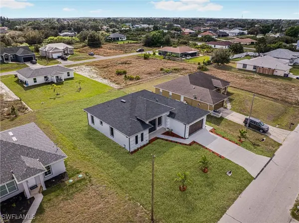 2703 37TH ST SW, Lehigh Acres, FL 33976