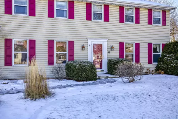 16 W CREEK WATER CT, Appleton, WI 54914