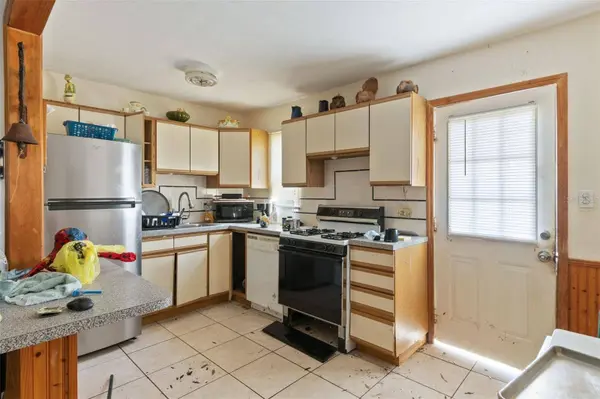 747 SUNSET DR, Tarpon Springs, FL 34689