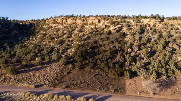 1084 Foothill DR, Apple Valley, UT 84737