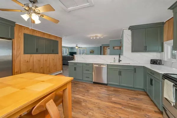 556 Winona RD, New Hampton, NH 03256