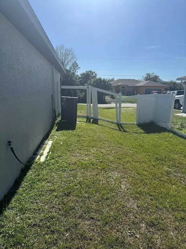 1594 HEMPSTEAD AVE, North Port, FL 34286