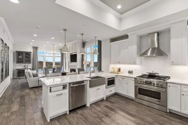 1024 Club View Dr #E303, Gallatin, TN 37066