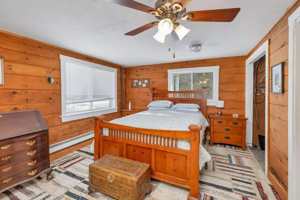 556 Winona RD, New Hampton, NH 03256