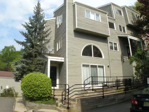 39 Elm St, Butler Boro, NJ 07405