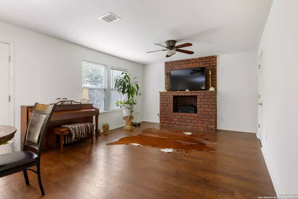 8908 Roaring Spring, Universal City, TX 78148