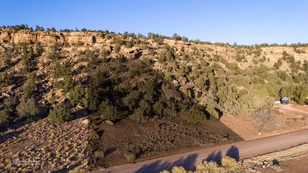 1084 Foothill DR, Apple Valley, UT 84737