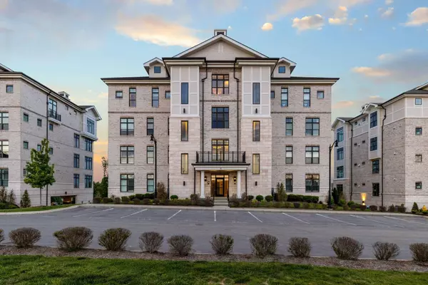 1024 Club View Dr #E303, Gallatin, TN 37066