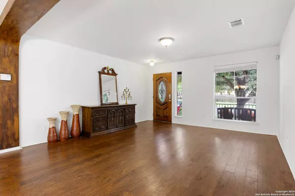 8908 Roaring Spring, Universal City, TX 78148