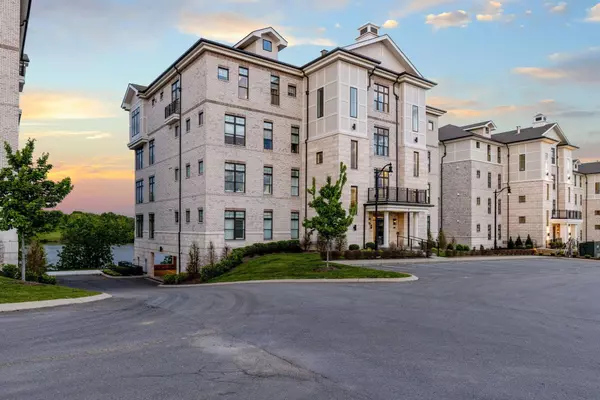 1024 Club View Dr #E303, Gallatin, TN 37066