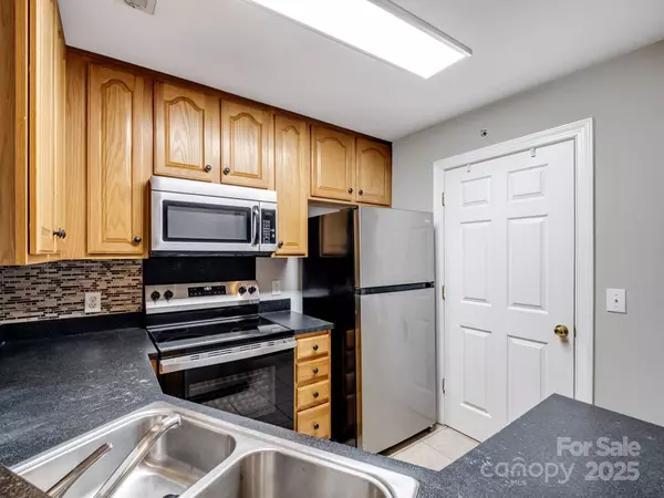 6792 Mallard Park DR, Charlotte, NC 28262