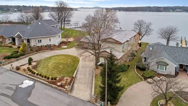 861 Allen Drive, Holland, MI 49423