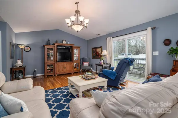 3248 St Vincent DR, Claremont, NC 28610