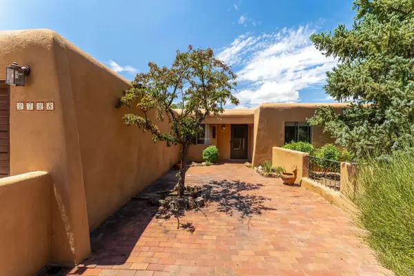 2728 Paseo De Tularosa, Santa Fe, NM 87505