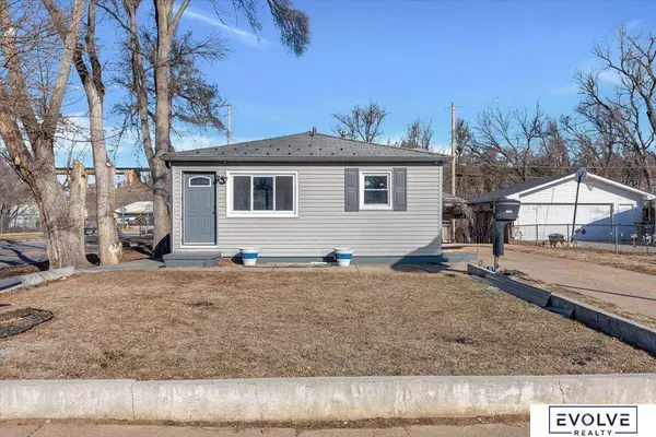 6262 Buckingham Avenue, Omaha, NE 68117