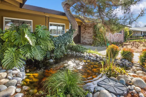 6815 Coachlite WAY, Sacramento, CA 95831