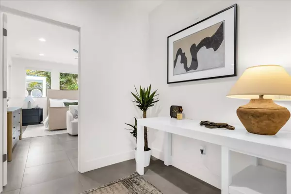 724 LAKE DAVIS DR, Orlando, FL 32806