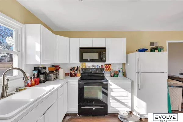 6262 Buckingham Avenue, Omaha, NE 68117