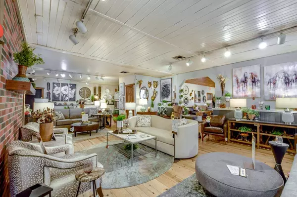 5808 Highway 51, Mcfarland, WI 53558