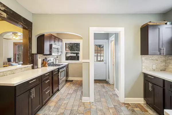 521 Burton SE Street, Grand Rapids, MI 49507