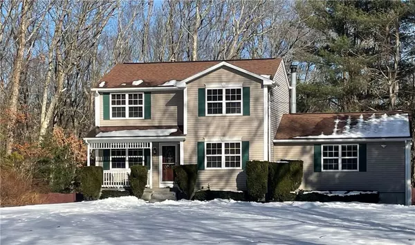 17 Dayna DR, West Greenwich, RI 02817