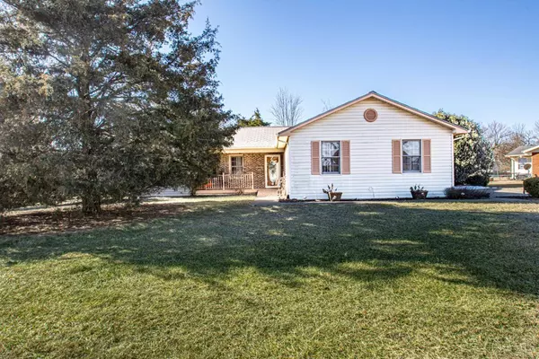 70 Long Dr, Eaton, OH 45320