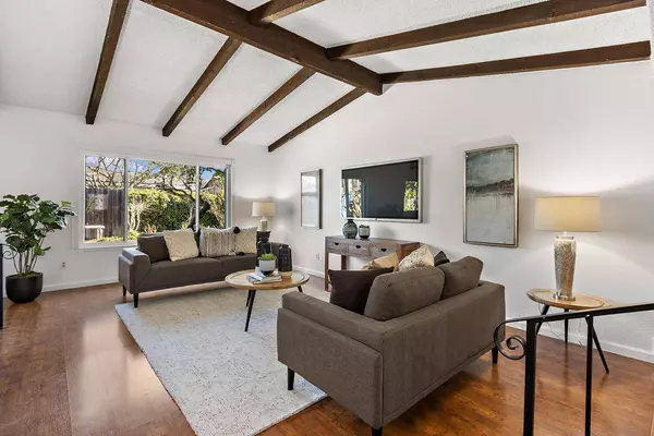 6815 Coachlite WAY, Sacramento, CA 95831