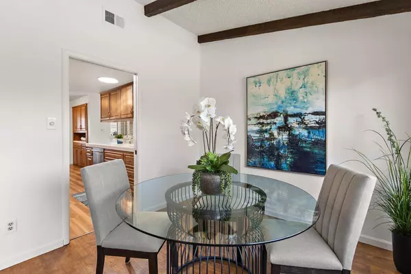 6815 Coachlite WAY, Sacramento, CA 95831