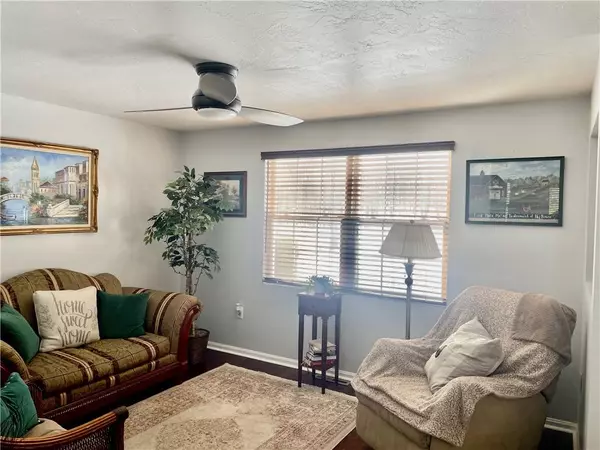 17 Dayna DR, West Greenwich, RI 02817