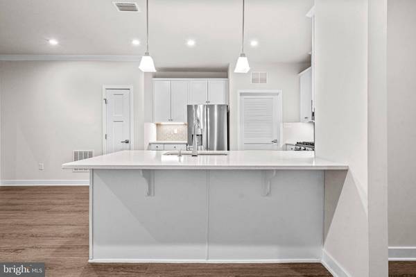 121 HIDDEN ACRES LN, Moorestown, NJ 08057