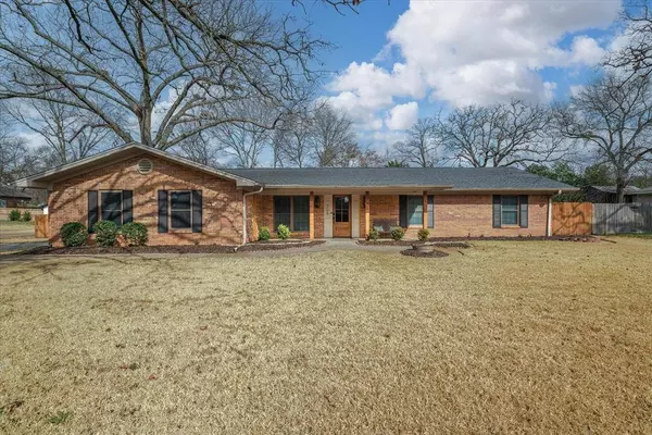 706 Sweetgum Lane, Lindale, TX 75771