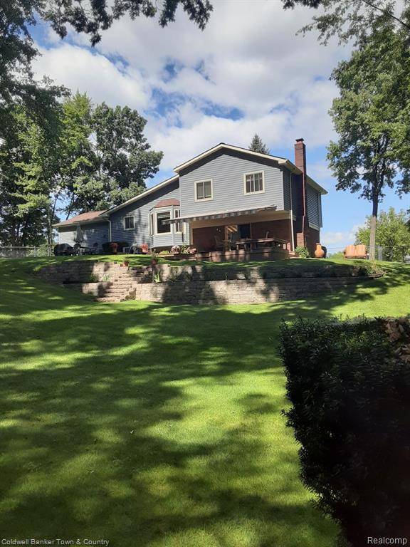 11334 SHADOW WOODS Lane, Whitmore Lake, MI 48189