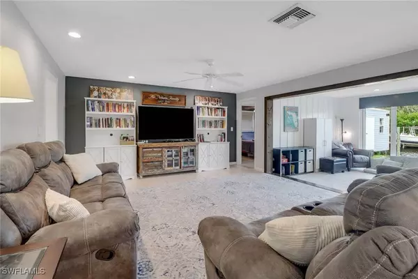 4532 Mackinaw AVE, North Fort Myers, FL 33903