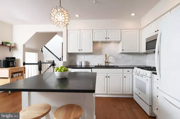 579 COACH HILL CT, West Chester, PA 19380