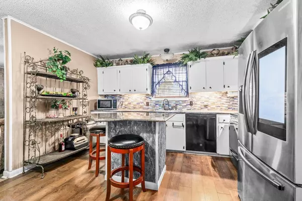 2148 Oak Knoll Dr, Baton Rouge, LA 70815