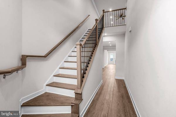 121 HIDDEN ACRES LN, Moorestown, NJ 08057