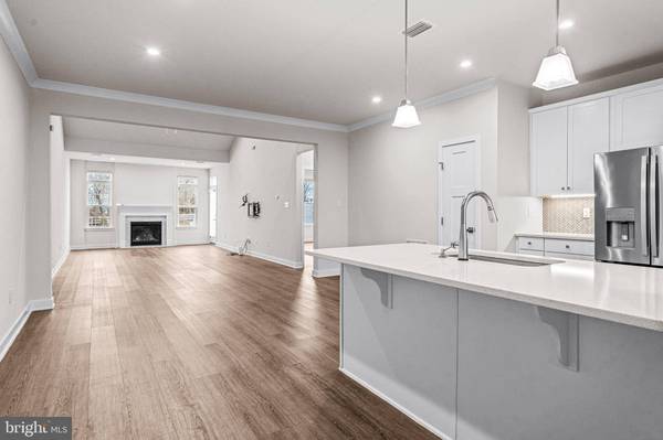 121 HIDDEN ACRES LN, Moorestown, NJ 08057